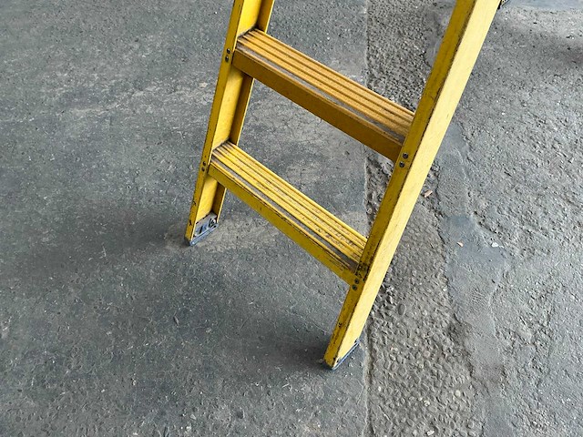 Staltor polyester trapladder - afbeelding 3 van  4