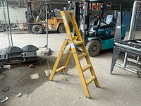 Staltor polyester trapladder - afbeelding 1 van  2
