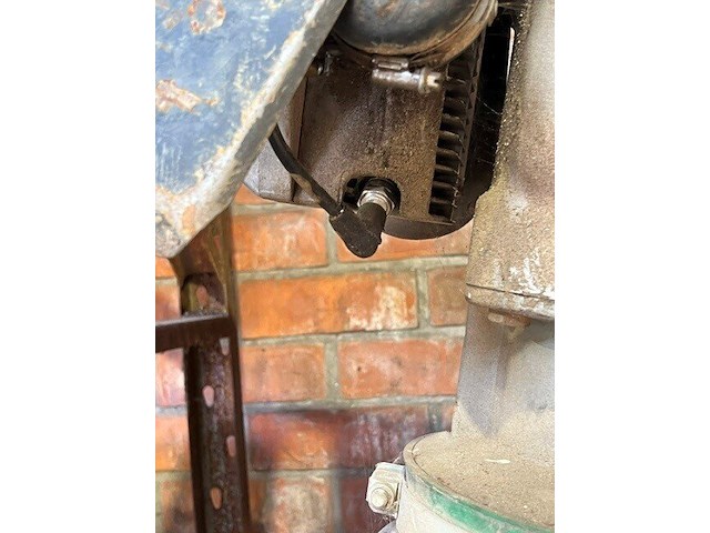 Stamper wacker bs60x op benzinemotor (33) - afbeelding 10 van  10