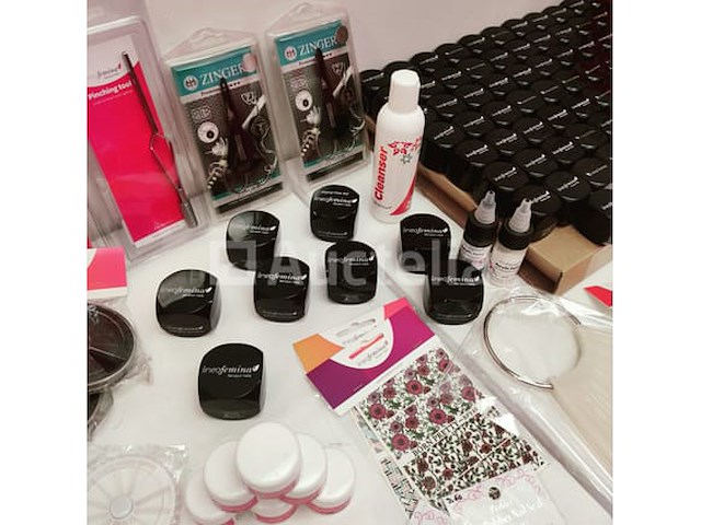 Standaard nagelsalon met uv/led-apparaat • 377 artikelen • folies - afbeelding 2 van  16