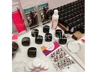 Standaard nagelsalon met uv/led-apparaat • 377 artikelen • folies - afbeelding 2 van  16