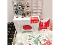 Standaard nagelsalon met uv/led-apparaat • 377 artikelen • folies - afbeelding 7 van  16