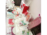 Standaard nagelsalon met uv/led-apparaat • 377 artikelen • folies - afbeelding 11 van  16