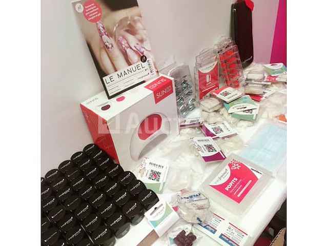 Standaard nagelsalon met uv/led-apparaat • 378 artikelen • folies - afbeelding 3 van  15