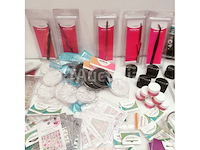 Standaard nagelsalon met uv/led-apparaat • 378 artikelen • folies - afbeelding 6 van  15