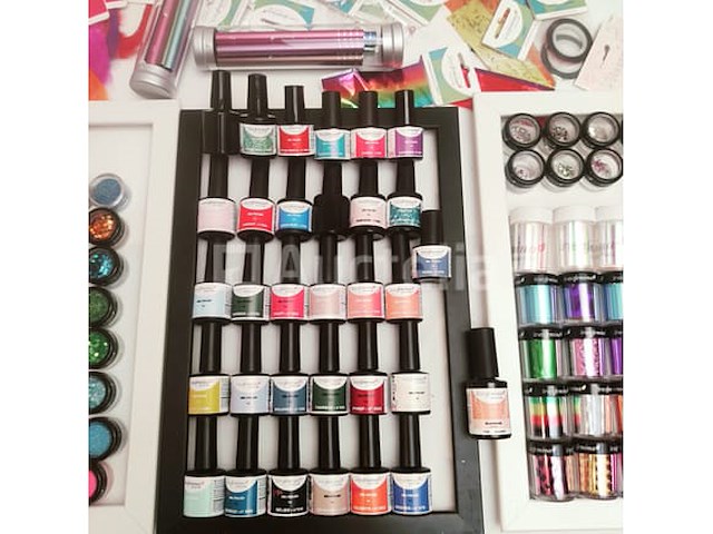 Standaard nagelsalon met uv/led-apparaat • 378 artikelen • folies - afbeelding 10 van  15