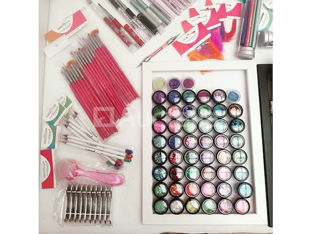 Standaard nagelsalon met uv/led-apparaat • 378 artikelen • folies - afbeelding 13 van  15