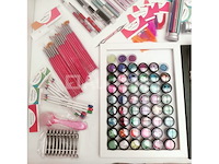 Standaard nagelsalon met uv/led-apparaat • 378 artikelen • folies - afbeelding 13 van  15