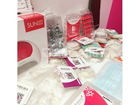 Standaard nagelsalon met uv/led-apparaat • 378 artikelen • folies - afbeelding 14 van  15