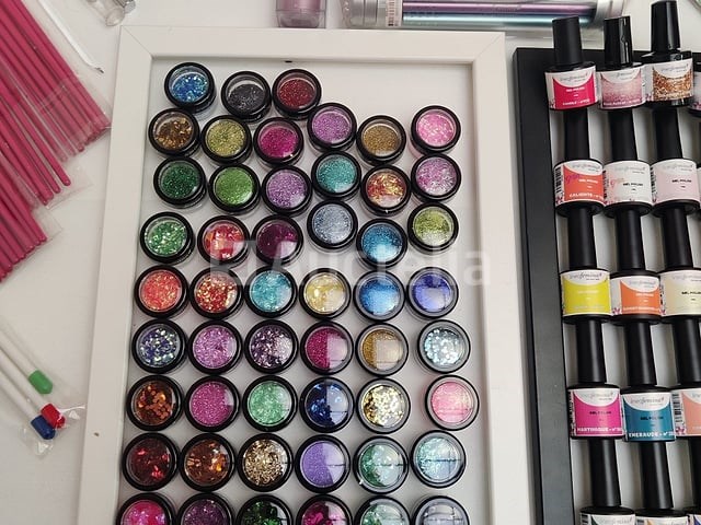 Standaard nagelsalon met uv/led-apparaat • 384 items • folies - afbeelding 3 van  14
