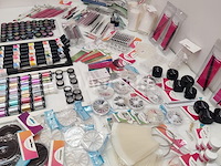 Standaard nagelsalon met uv/led-apparaat • 384 items • folies - afbeelding 4 van  14