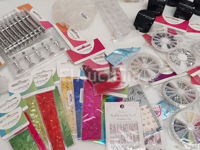 Standaard nagelsalon met uv/led-apparaat • 384 items • folies - afbeelding 6 van  14