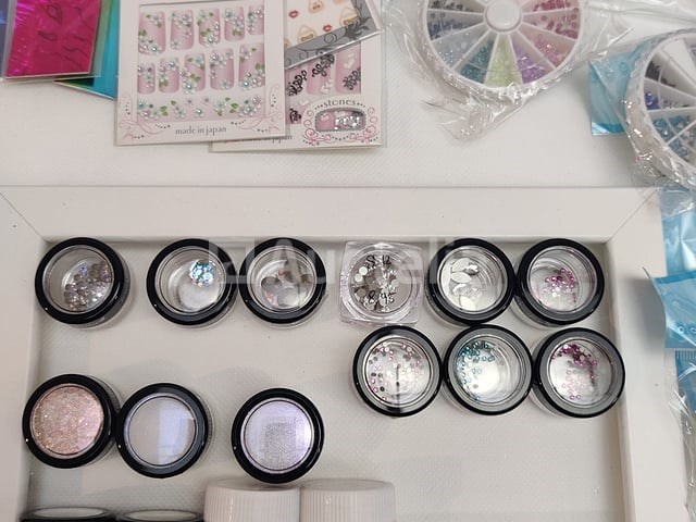 Standaard nagelsalon met uv/led-apparaat • 384 items • folies - afbeelding 10 van  14