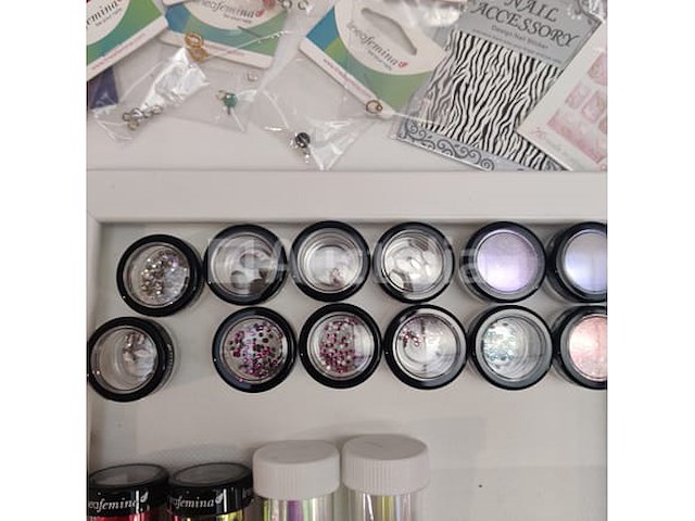Standaard nagelsalon met uv/led-apparaat • 388 artikelen • folies - afbeelding 3 van  22