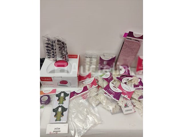 Standaard nagelsalon met uv/led-apparaat • 388 artikelen • folies - afbeelding 9 van  22