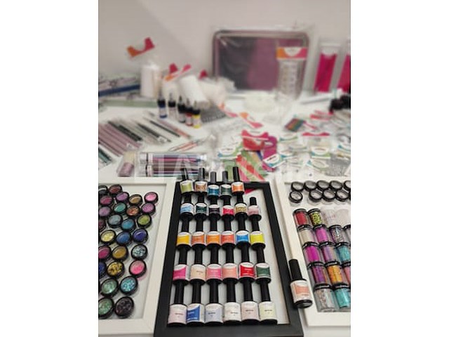 Standaard nagelsalon met uv/led-apparaat • 388 artikelen • folies - afbeelding 1 van  22