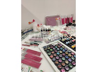 Standaard nagelsalon met uv/led-apparaat • 388 artikelen • folies - afbeelding 13 van  22