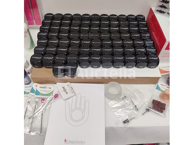 Standaard nagelsalon met uv/led-apparaat • 388 artikelen • folies - afbeelding 19 van  22