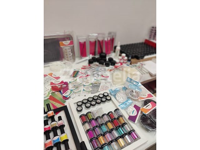 Standaard nagelsalon met uv/led-apparaat • 388 artikelen • folies - afbeelding 21 van  22