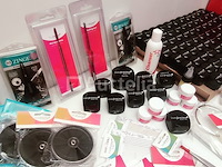 Standaard nagelsalon met uv/led-apparaat • 389 items • folies - afbeelding 2 van  21