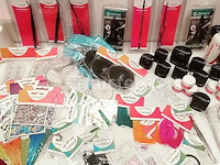 Standaard nagelsalon met uv/led-apparaat • 389 items • folies - afbeelding 4 van  21