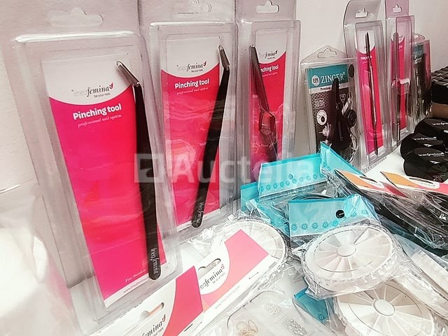 Standaard nagelsalon met uv/led-apparaat • 389 items • folies - afbeelding 6 van  21