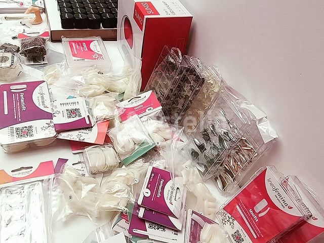 Standaard nagelsalon met uv/led-apparaat • 389 items • folies - afbeelding 7 van  21