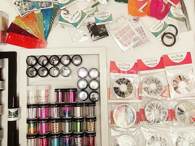Standaard nagelsalon met uv/led-apparaat • 389 items • folies - afbeelding 11 van  21