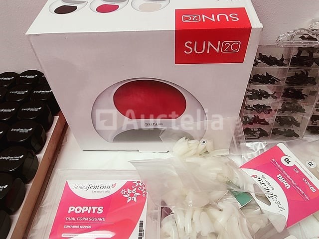 Standaard nagelsalon met uv/led-apparaat • 389 items • folies - afbeelding 13 van  21