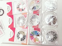 Standaard nagelsalon met uv/led-apparaat • 389 items • folies - afbeelding 16 van  21