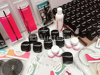 Standaard nagelsalon met uv/led-apparaat • 389 items • folies - afbeelding 19 van  21