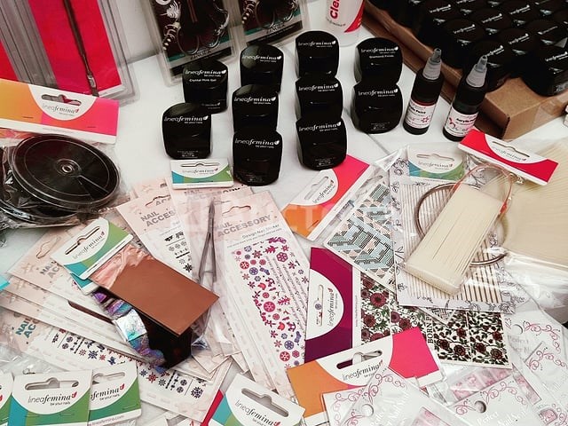 Standaard nagelsalon met uv/led-apparaat • 392 artikelen • folies - afbeelding 13 van  19