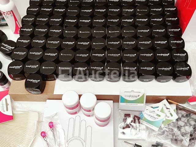 Standaard nagelsalon met uv/led-apparaat • 392 artikelen • folies - afbeelding 14 van  19