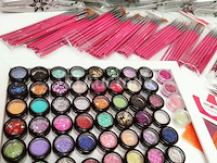 Standaard nagelsalon met uv/led-apparaat • 395 items • folies - afbeelding 2 van  19