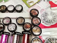 Standaard nagelsalon met uv/led-apparaat • 395 items • folies - afbeelding 17 van  19