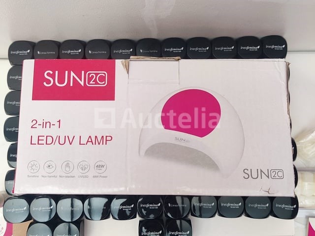 Standaard nagelsalon met uv/led-apparaat • 396 artikelen • folies - afbeelding 2 van  16