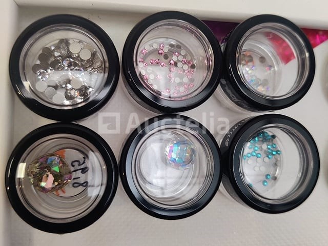 Standaard nagelsalon met uv/led-apparaat • 396 artikelen • folies - afbeelding 5 van  16