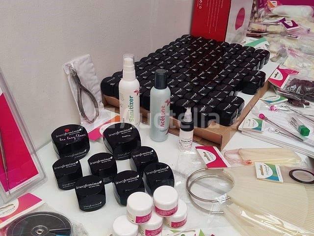 Standaard nagelsalon met uv/led-apparaat • 396 artikelen • folies - afbeelding 12 van  16