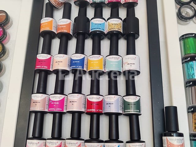Standaard nagelsalon met uv/led-apparaat • 396 artikelen • folies - afbeelding 15 van  16