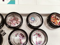 Standaard nagelsalon met uv/led-apparaat • 407 artikelen • folies - afbeelding 9 van  21
