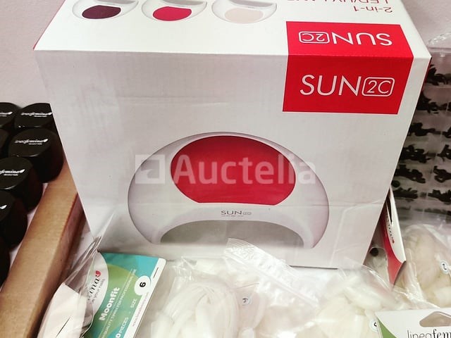 Standaard nagelsalon met uv/led-apparaat • 407 artikelen • folies - afbeelding 1 van  21