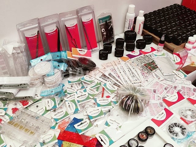Standaard nagelsalon met uv/led-apparaat • 407 artikelen • folies - afbeelding 12 van  21