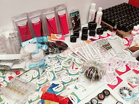 Standaard nagelsalon met uv/led-apparaat • 407 artikelen • folies - afbeelding 12 van  21