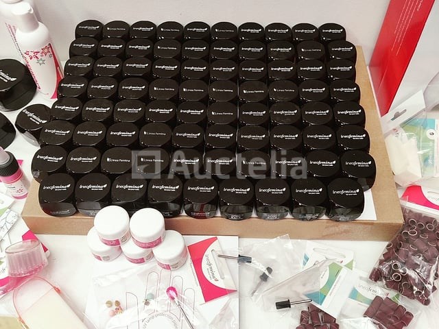 Standaard nagelsalon met uv/led-apparaat • 407 artikelen • folies - afbeelding 21 van  21