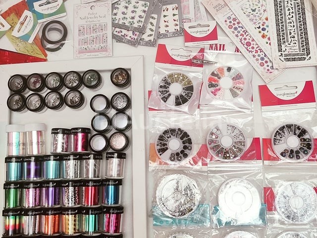 Standaard nagelsalon met uv/led-apparaat • 412 items • folies - afbeelding 5 van  18