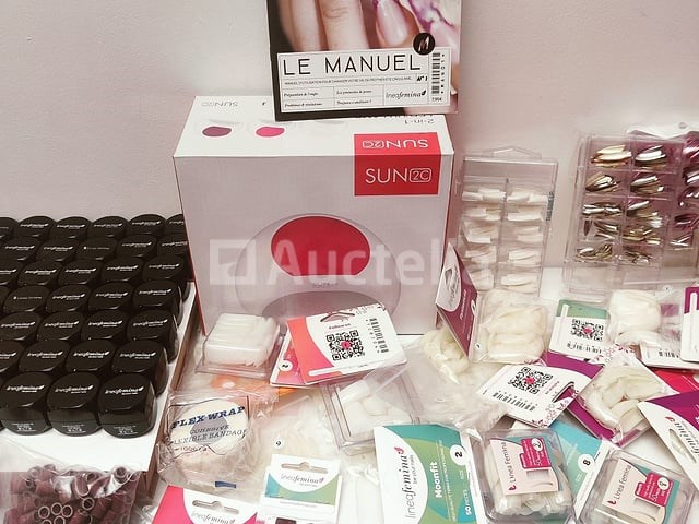 Standaard nagelsalon met uv/led-apparaat • 412 items • folies - afbeelding 13 van  18