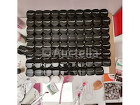 Standaard nagelsalon met uv/led-apparaat • 429 items • folies - afbeelding 3 van  32