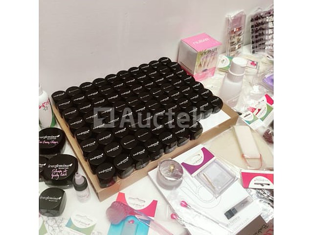 Standaard nagelsalon met uv/led-apparaat • 429 items • folies - afbeelding 5 van  32