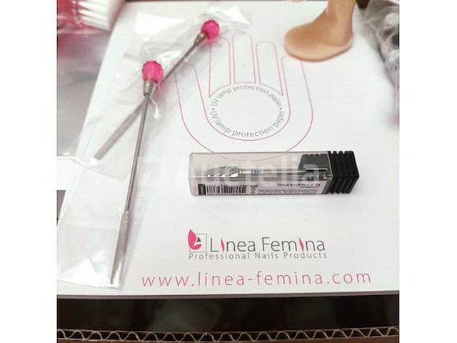 Standaard nagelsalon met uv/led-apparaat • 429 items • folies - afbeelding 1 van  32