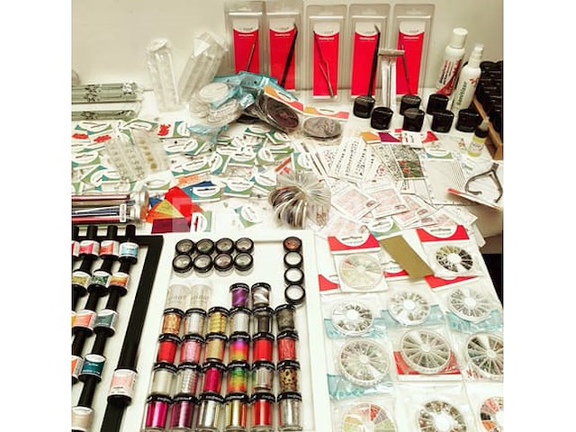 Standaard nagelsalon met uv/led-apparaat • 429 items • folies - afbeelding 18 van  32
